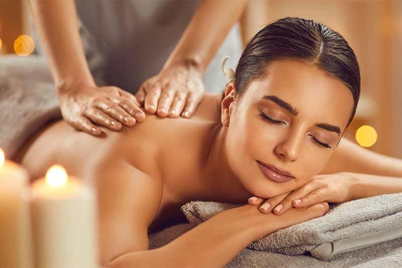 thervo-therapist-performing-back-massage-on-a-client-thumbnail